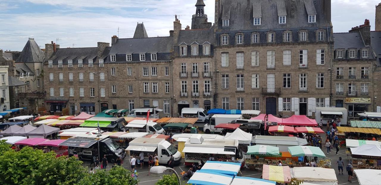Les appartements du Marché Dinan Extérieur photo